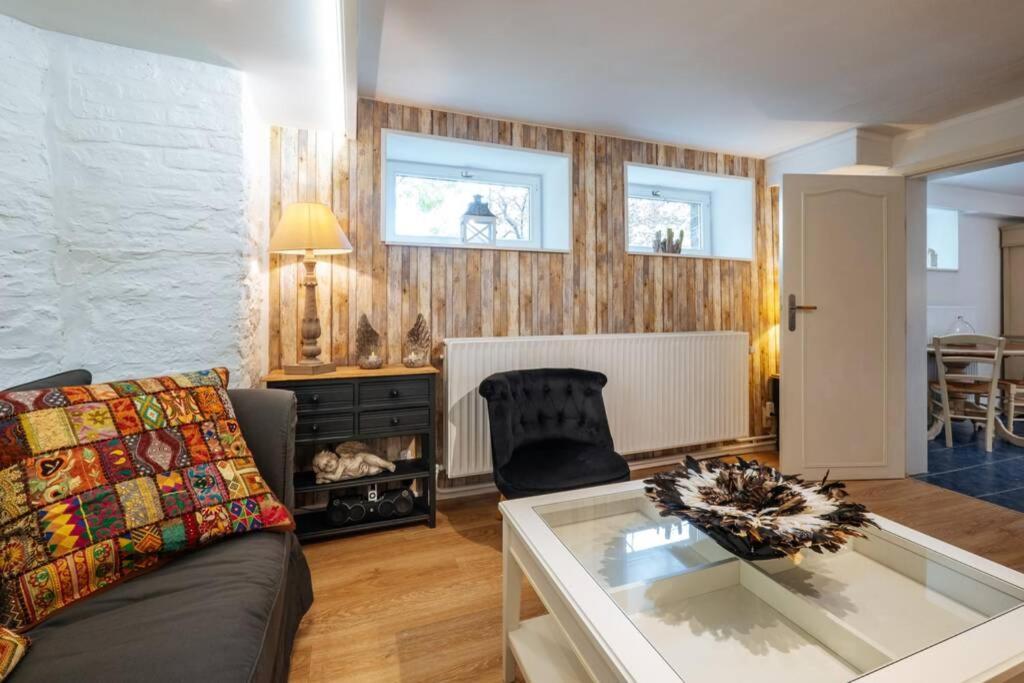 Gite De Charme Au Milieu Du Monde Namur Bagian luar foto